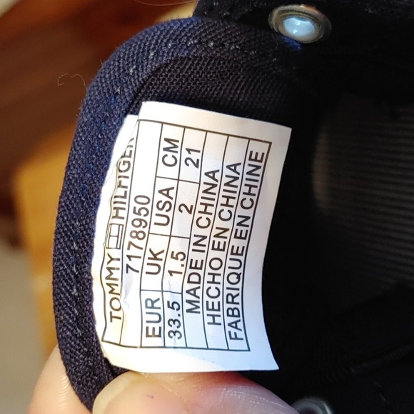 🌻BOY'S PREPPY TOMMY HILFIGER SNEAKERS - Picture 9 of 10